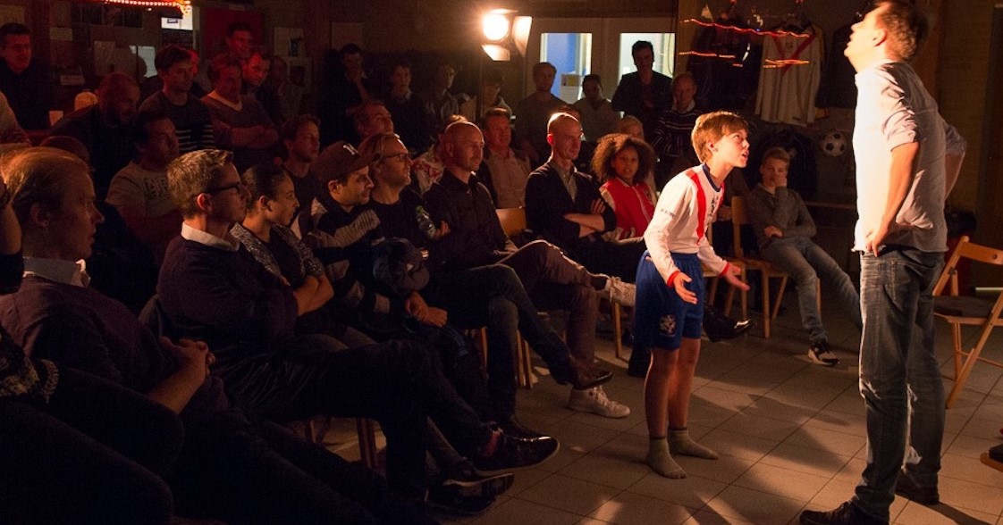 Humoristische voorstelling voor ouders en coaches: Pap, doe normaal! in Tilburg afbeelding nieuwsbericht Humoristische voorstelling voor ouders en coaches: Pap, doe normaal! in Tilburg afbeelding nieuwsbericht