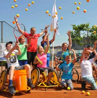 Maak kennis met rolstoeltennis bij TV Beekhuizen afbeelding nieuwsbericht Maak kennis met rolstoeltennis bij TV Beekhuizen afbeelding nieuwsbericht