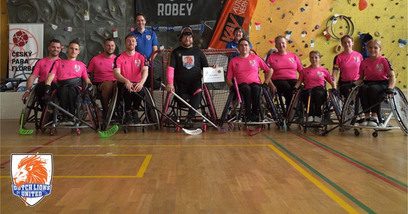 Spelers Kennemer Keien vertonen zich op het grootste internationale rolstoelhockey toernooi in Praag afbeelding nieuwsbericht