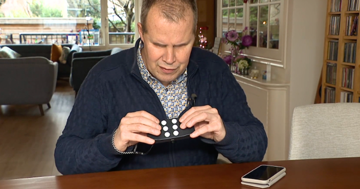 Dit apparaatje maakt appen in braille mogelijk afbeelding nieuwsbericht