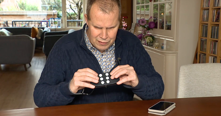 Dit apparaatje maakt appen in braille mogelijk afbeelding nieuwsbericht Dit apparaatje maakt appen in braille mogelijk afbeelding nieuwsbericht