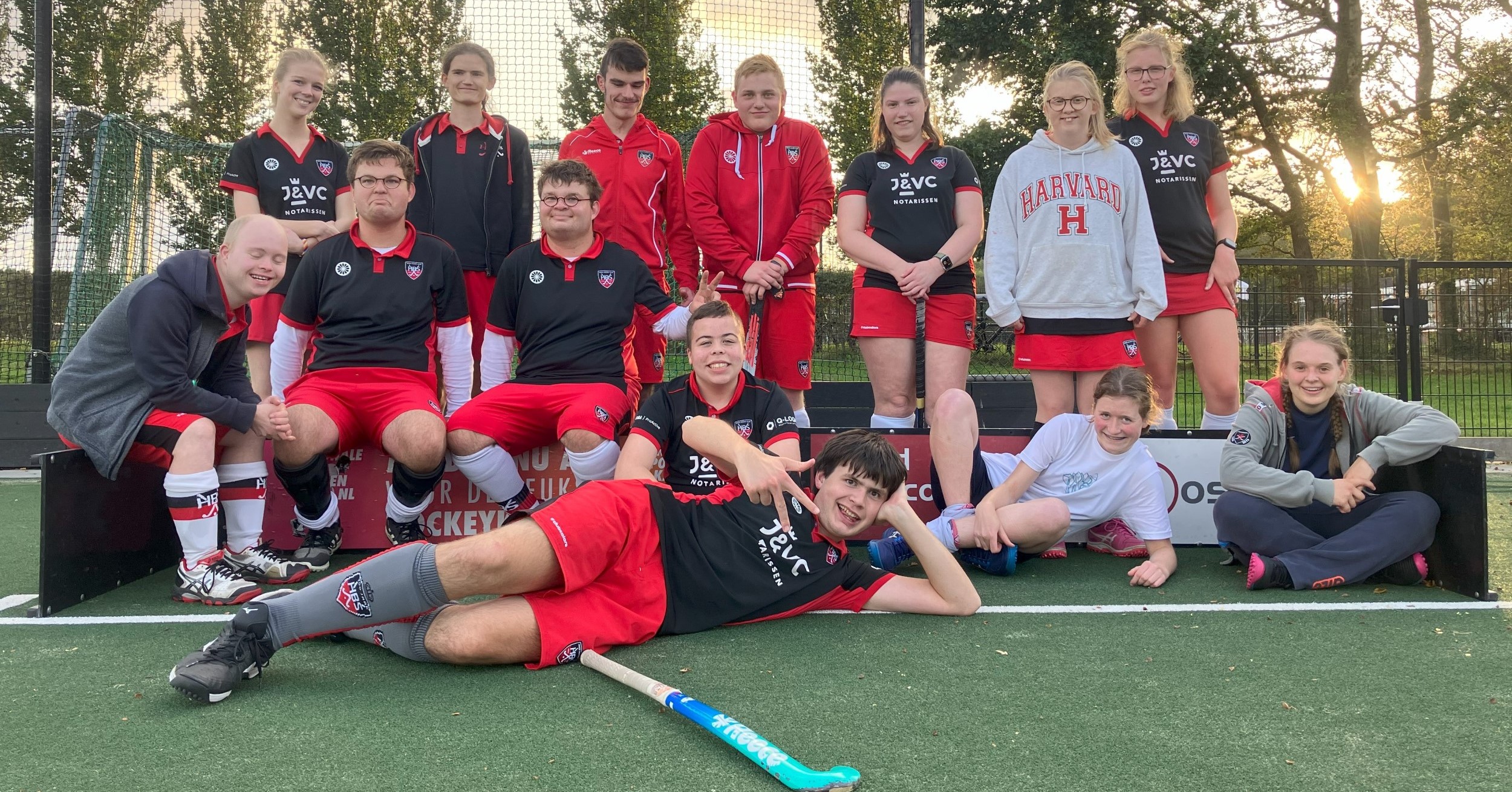 MHC HBS behaalt als eerste vereniging uit Bloemendaal het Uniek Sporten Certificaat! afbeelding nieuwsbericht MHC HBS behaalt als eerste vereniging uit Bloemendaal het Uniek Sporten Certificaat! afbeelding nieuwsbericht