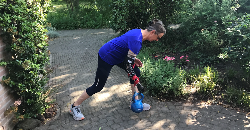Mieke (64) bouwde haar eigen sporthulpmiddel: “Ik kan weer pijnvrij sporten en bewegen afbeelding nieuwsbericht