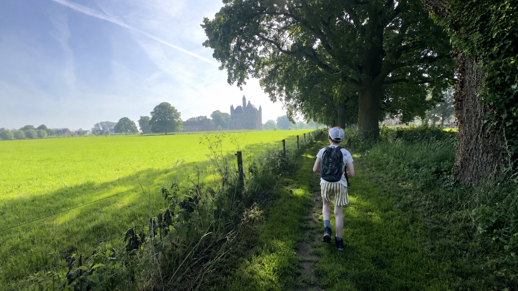 Slechtziende Boaz wandelt de Vierdaagse voor zijn klasgenoten