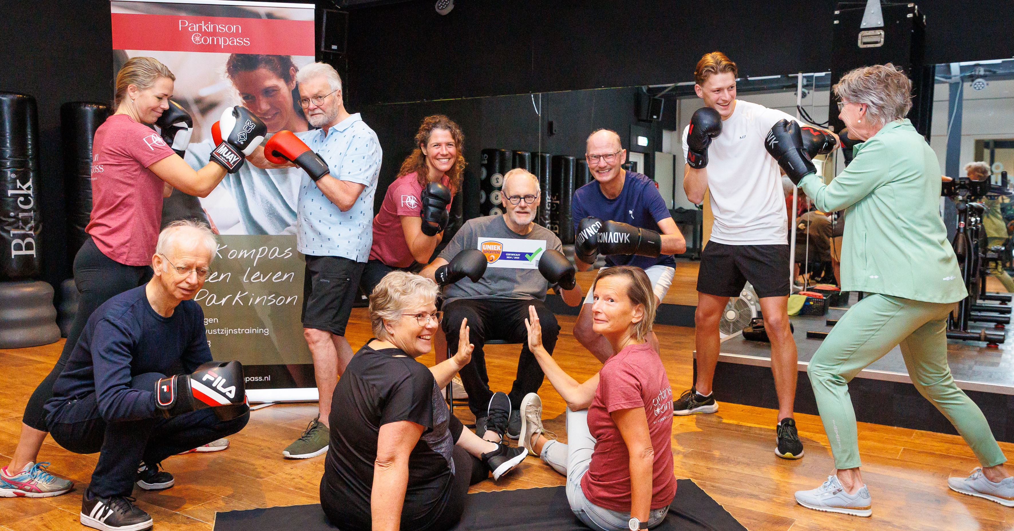 Uniek Sporten Certificaat voor ParkinsonCompass: "Extra stuk vertrouwen voor deelnemers van de lessen" afbeelding nieuwsbericht Uniek Sporten Certificaat voor ParkinsonCompass: "Extra stuk vertrouwen voor deelnemers van de lessen" afbeelding nieuwsbericht