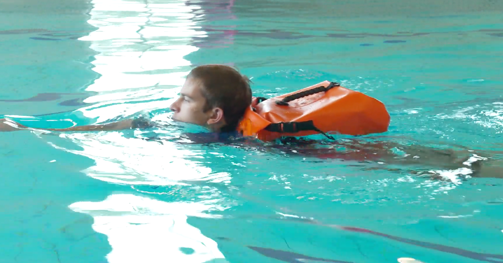Deze ‘rugtas’ maakt leren zwemmen met een beperking makkelijker afbeelding nieuwsbericht Deze ‘rugtas’ maakt leren zwemmen met een beperking makkelijker afbeelding nieuwsbericht