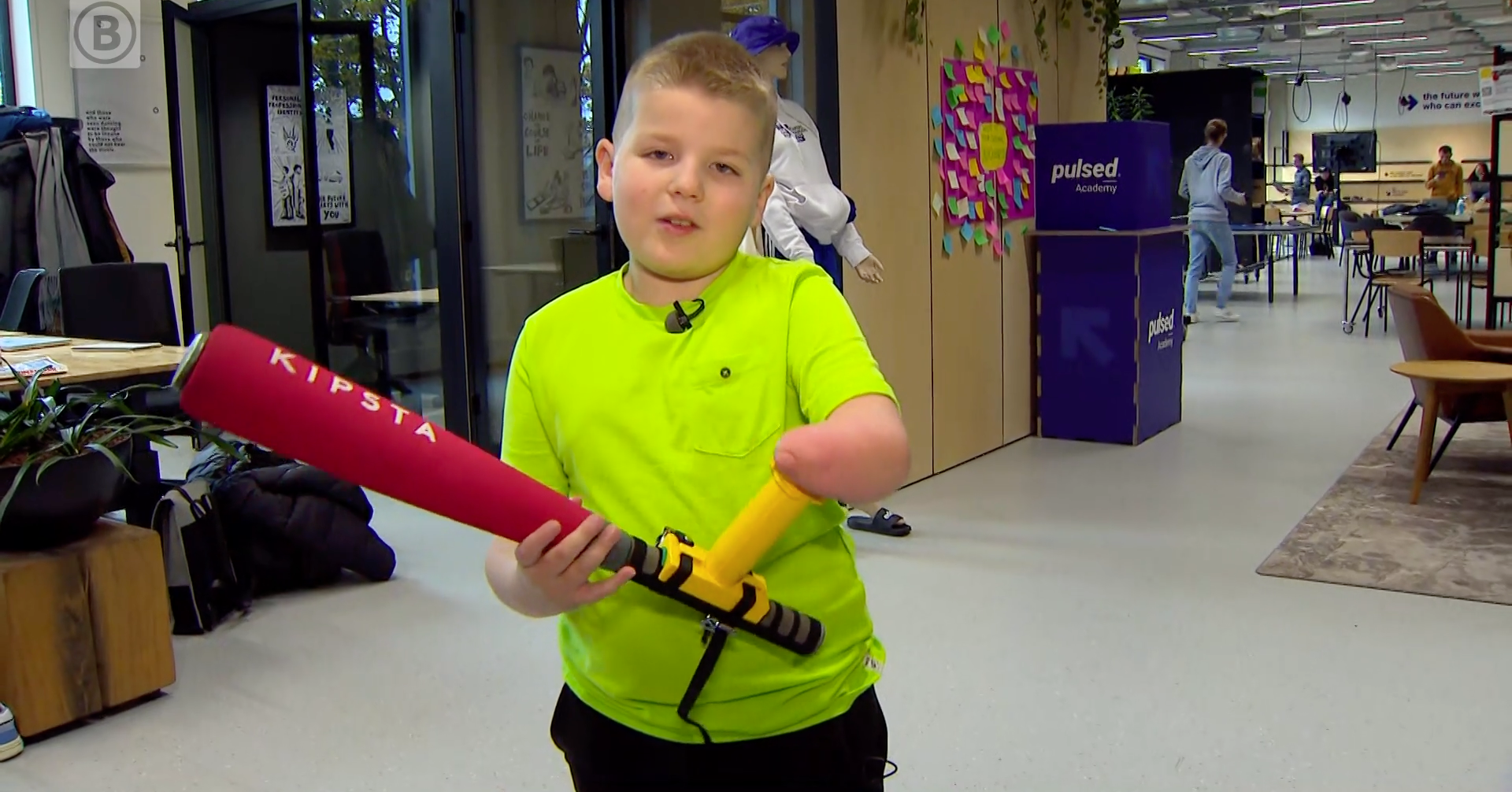 Sammie kan nu honkballen met speciale armprothese afbeelding nieuwsbericht Sammie kan nu honkballen met speciale armprothese afbeelding nieuwsbericht