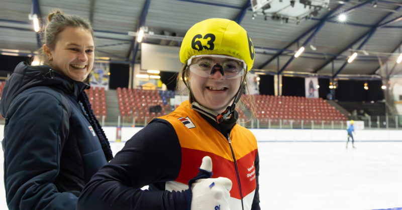 Uniek Sporten Talent Laura genoot van ‘haar’ schaatswedstrijd afbeelding nieuwsbericht Uniek Sporten Talent Laura genoot van ‘haar’ schaatswedstrijd afbeelding nieuwsbericht