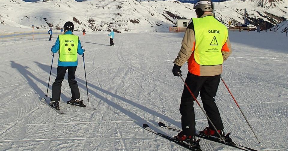 Skiën met een visuele beperking, hoe werkt dat? afbeelding nieuwsbericht Skiën met een visuele beperking, hoe werkt dat? afbeelding nieuwsbericht