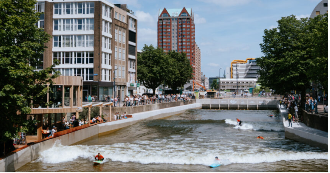 Surfclinic voor iedereen: aangepast golfsurfen bij Rif010 in Rotterdam afbeelding nieuwsbericht Surfclinic voor iedereen: aangepast golfsurfen bij Rif010 in Rotterdam afbeelding nieuwsbericht