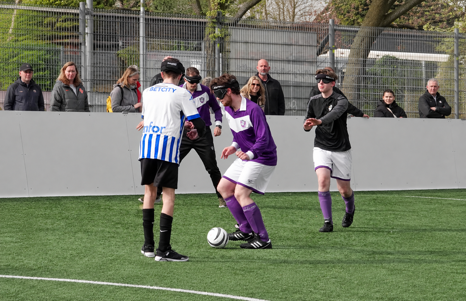 Sportclub Spotlight: Blindenvoetbal bij S.V. Ommoord