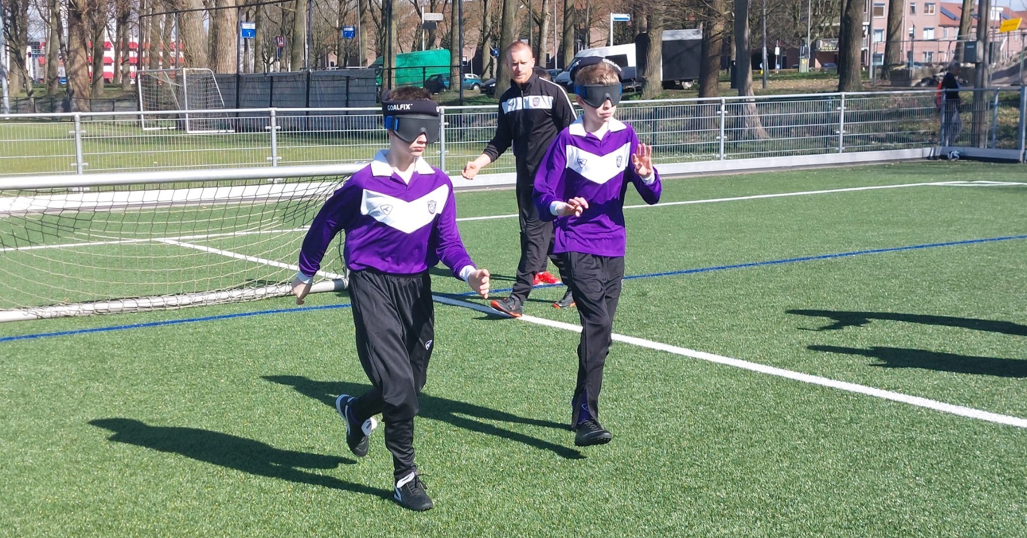 Bij S.V. Ommoord horen de blindenvoetballers ook bij het clubleven afbeelding nieuwsbericht Bij S.V. Ommoord horen de blindenvoetballers ook bij het clubleven afbeelding nieuwsbericht