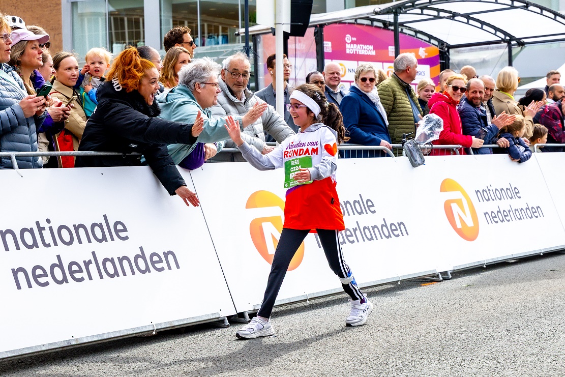 De Coolsingel juicht mee tijdens de Your Marathon Challenge