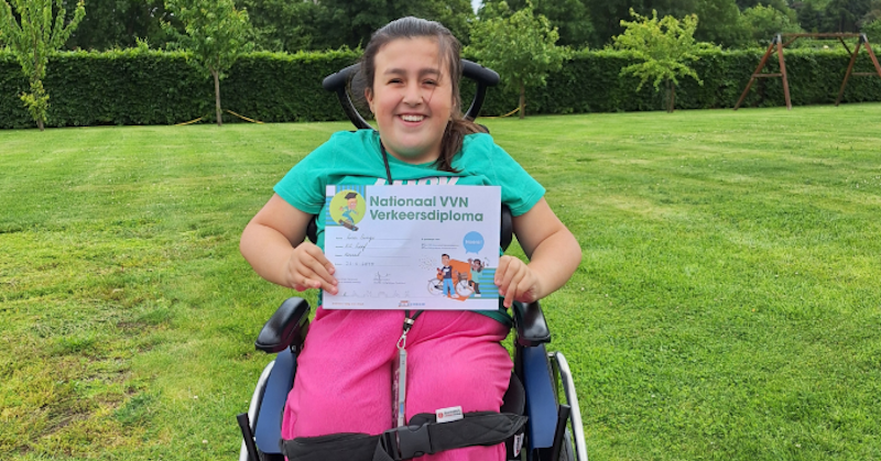 Lisa haalt haar verkeersexamen met handbike! afbeelding nieuwsbericht Lisa haalt haar verkeersexamen met handbike! afbeelding nieuwsbericht