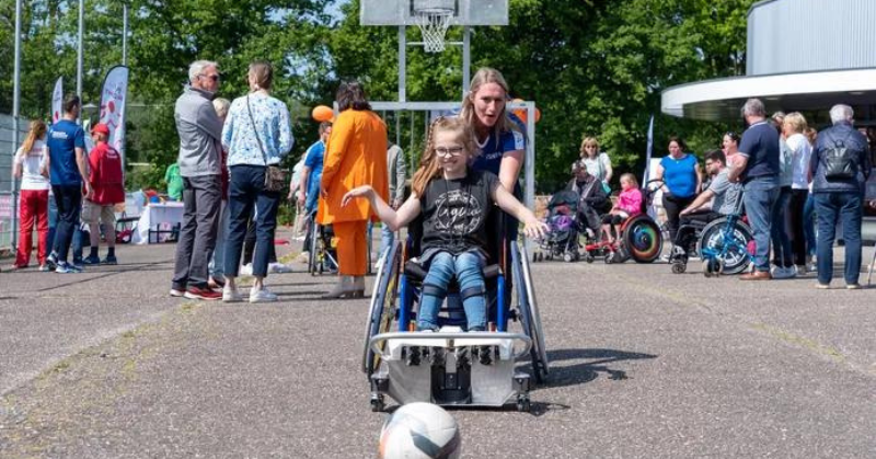 “Eindelijk kan ik weer voetballen met mijn broertje” afbeelding nieuwsbericht “Eindelijk kan ik weer voetballen met mijn broertje” afbeelding nieuwsbericht