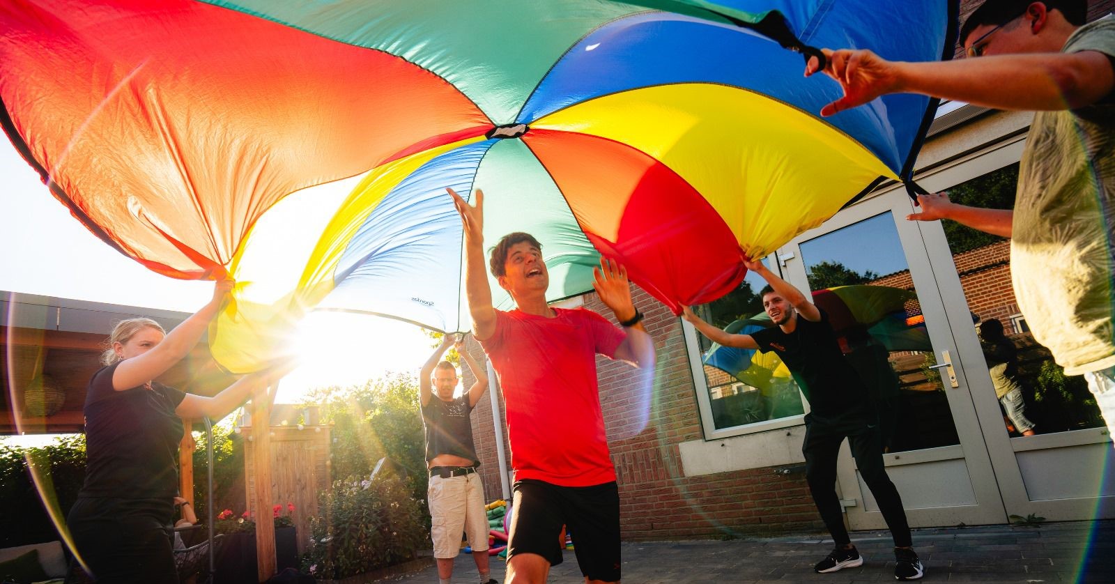 “Met de Beweegbus komen we naar je toe en gaan we Bewegen” afbeelding nieuwsbericht “Met de Beweegbus komen we naar je toe en gaan we Bewegen” afbeelding nieuwsbericht