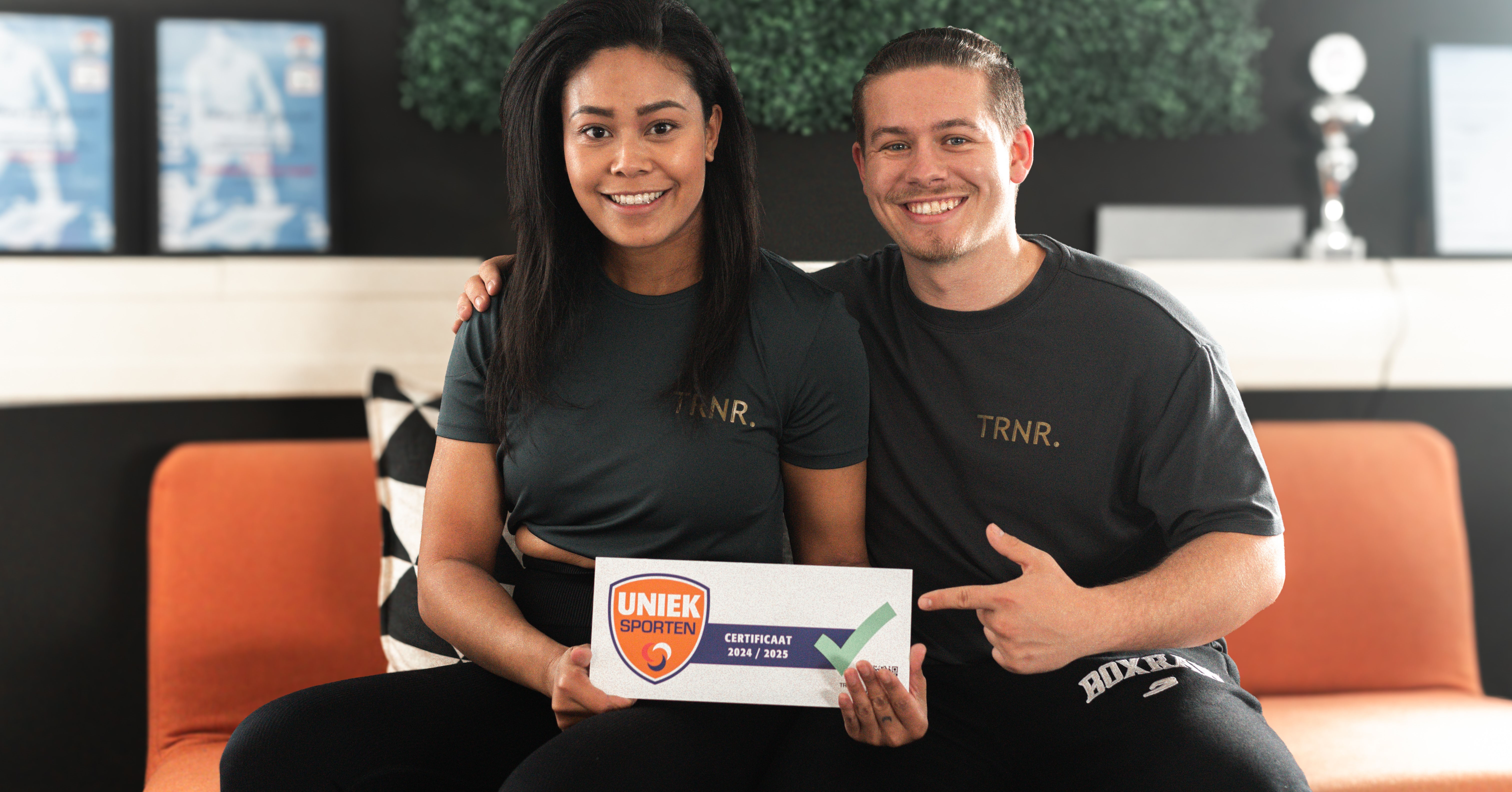 TRNR. ontvangt Uniek Sporten Certificaat: “Wij willen hét Parkinson bokscentrum van Brabant worden” afbeelding nieuwsbericht TRNR. ontvangt Uniek Sporten Certificaat: “Wij willen hét Parkinson bokscentrum van Brabant worden” afbeelding nieuwsbericht