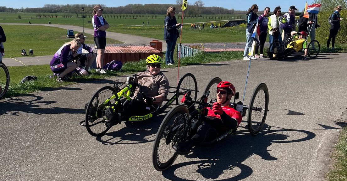 “De HandbikeBattle is veel meer dan een berg op fietsen” afbeelding nieuwsbericht “De HandbikeBattle is veel meer dan een berg op fietsen” afbeelding nieuwsbericht