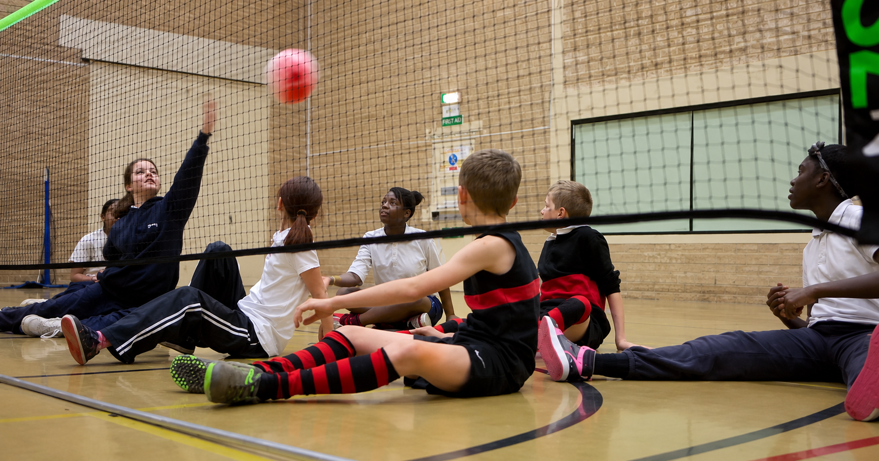 4 geweldige balspellen om te spelen met kinderen met een beperking 